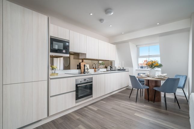Apartment 7., Primo Court, Berrymede Road, London photo 4