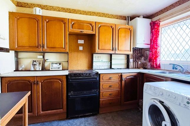 22 Knavesacre Court, Parkwood, Kent photo 4