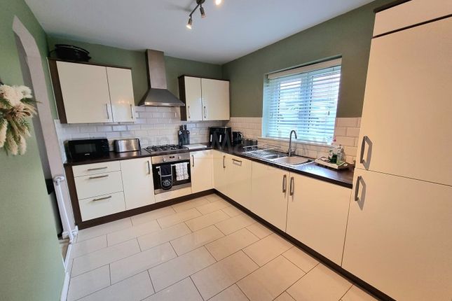28 Ffordd Y Draen, Bridgend photo 4