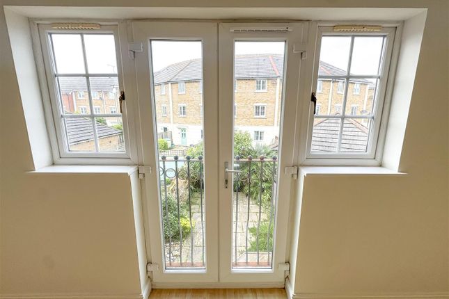 4, Long Beach Mews, Eastbourne photo 4