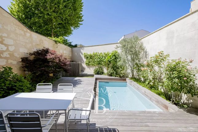 Detached house for sale in Bordeaux, 33000, France