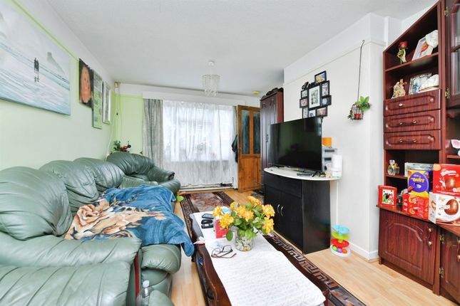 27, Gray Crescent, Plymouth photo 3