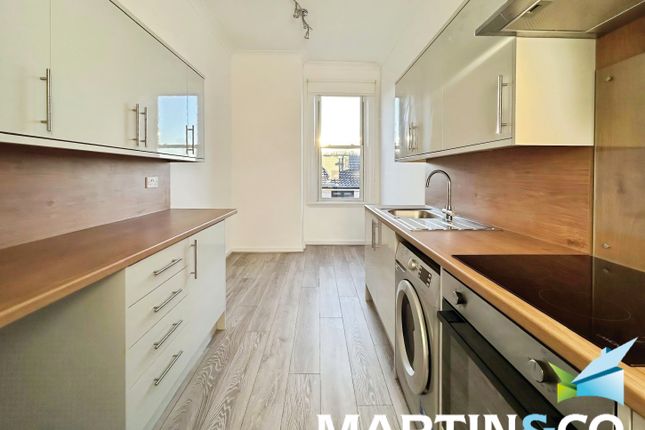 Flat 2, Kensington Court, Wakefield photo 3