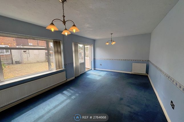 Oak Bank, New Addington, Croydon photo 3