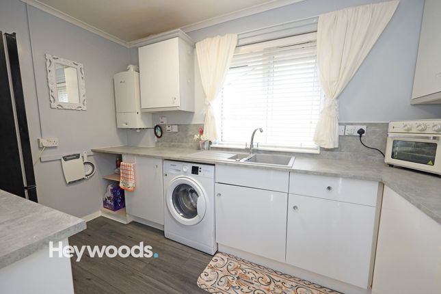Flat 3, Riversmead Waveney Grove, Newcastle photo 4