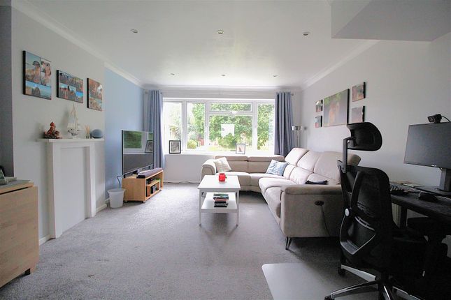 14 The Orchard, Tayles Hill Drive, Ewell Village photo 3