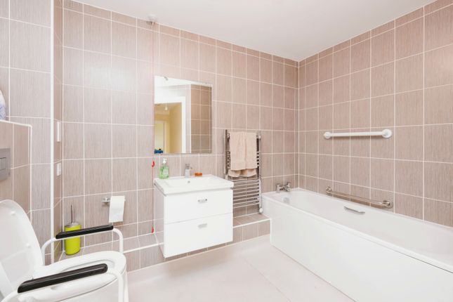 Flat for sale in Welford Road, Northampton