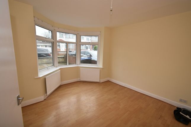 Terraced house to rent in Wembley, 4Gn
