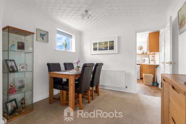 33 Valiant Gardens, Sprotbrough, South Yorkshire photo 4
