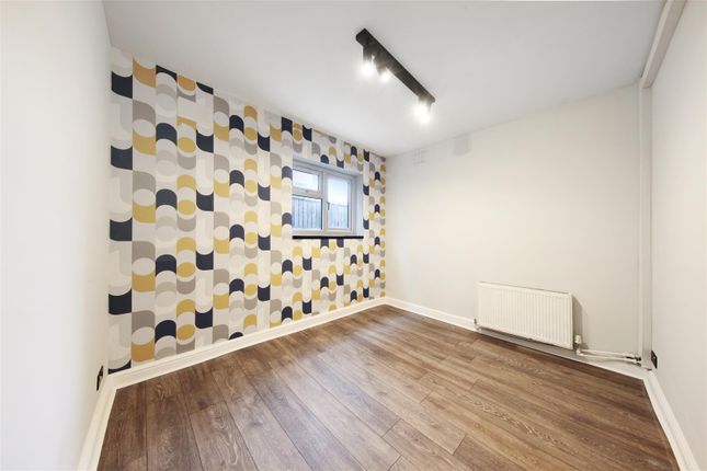 Maisonette for sale in Mitchell Way, London