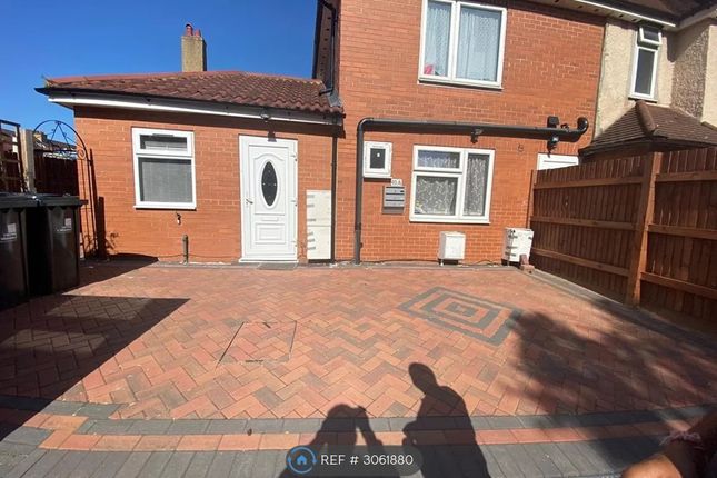 A Ground Floor Studio Olive Road, South Ealing, London photo 2
