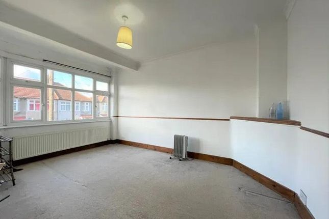 10, Jarrow Road, Chadwell Heath, Essex photo 5