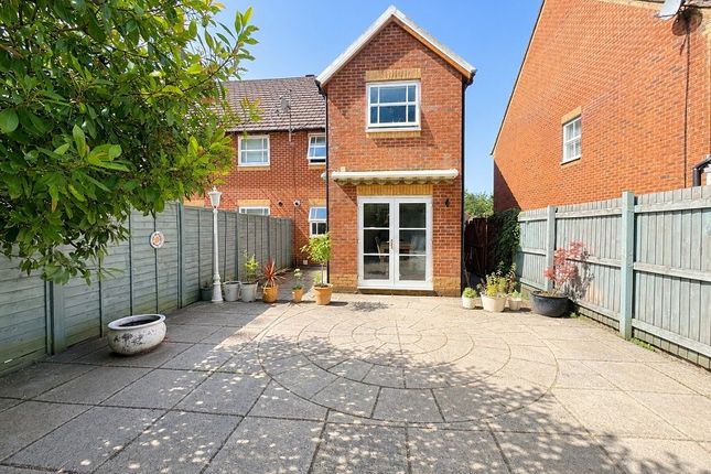 18, Dan Y Graig Heights, Pontyclun photo 3
