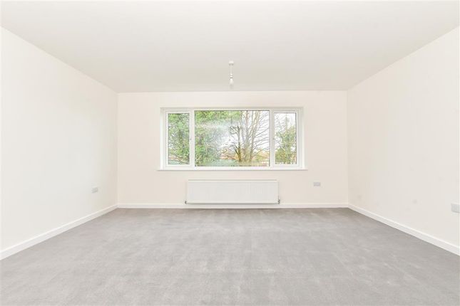 Thumbnail Terraced house for sale in Maidstone Road, Paddock Wood, Kent