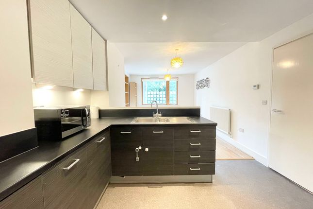 Flat to rent in Phoenix Heights East, Canary Wharf