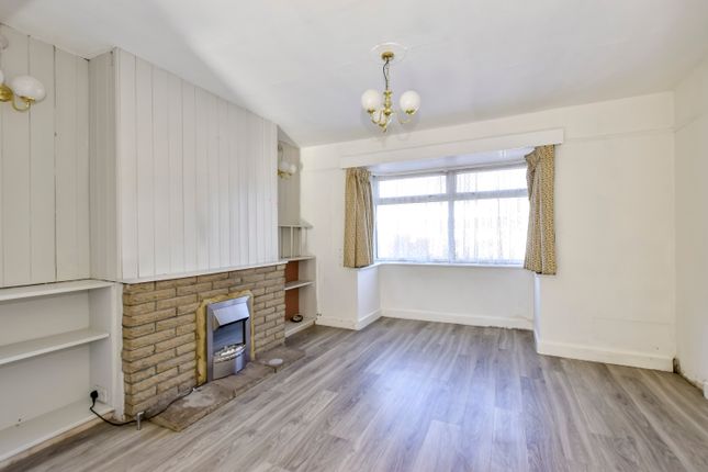 40, Bucknalls Lane, Watford photo 2