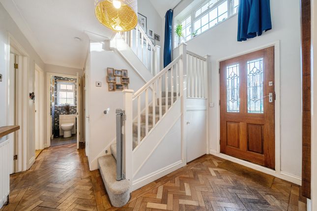 2, Birch Close, Dartford photo 2