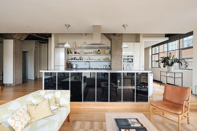 Flat 65 Canal Building, 135 Shepherdess Walk, London photo 3