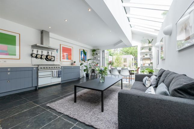 Thumbnail Property for sale in Kempe Road, London