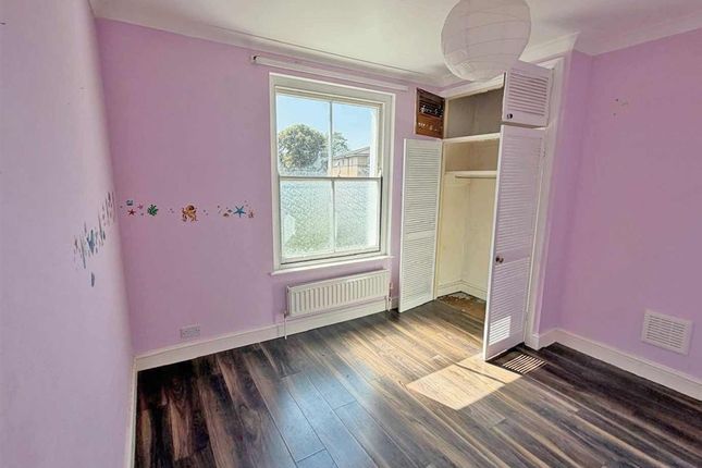 3C, Cathnor Road, London photo 4