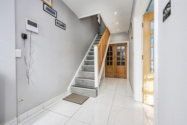 280 Biscot Road, Luton photo 2