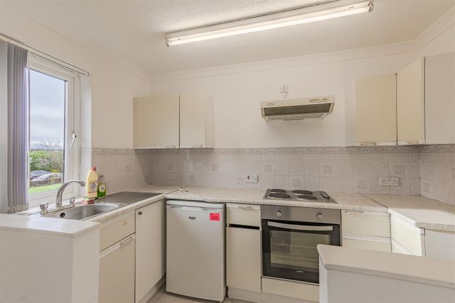 Flat 15, Park Road, Barry photo 5