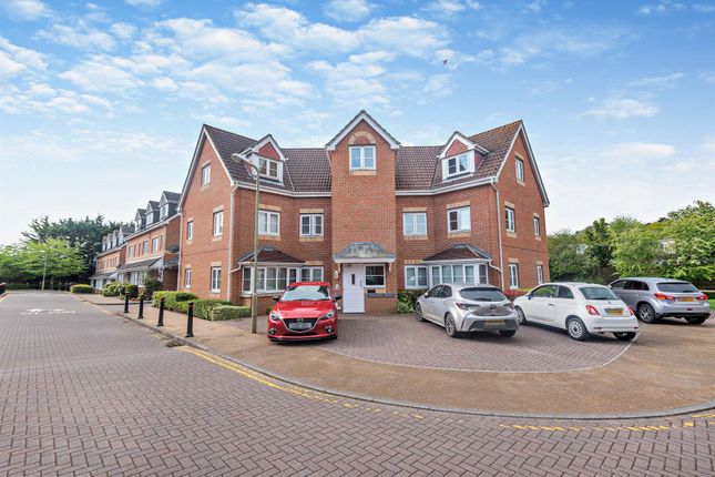 Thumbnail Flat for sale in The Tollgate, Fareham