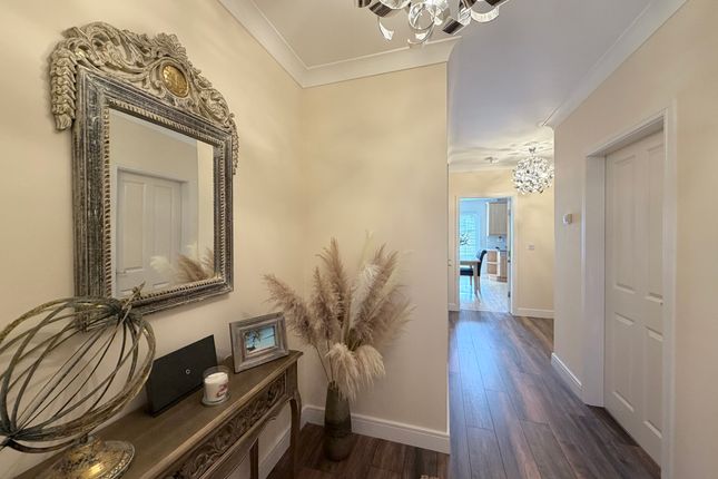 8 Nightingale Gardens, Pontypridd photo 3