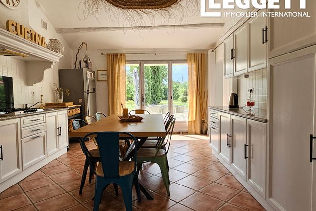 Villa for sale in Mazan, Vaucluse, Provence-Alpes-Côte D'azur