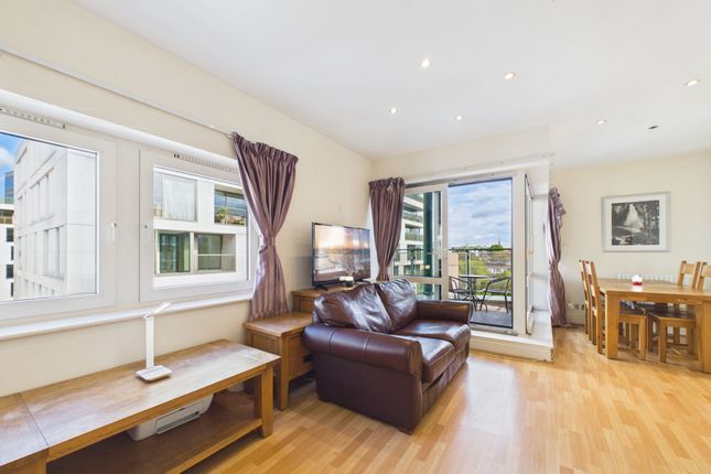 Flat 146, Warren House, London photo 2