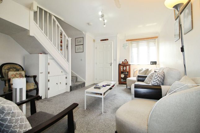 20, Buttercup Close, Northolt photo 4