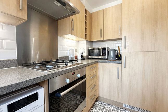 6, Warbler Way, Suffolk photo 3