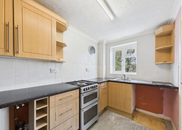 23, Mimosa Close, Bordon photo 4