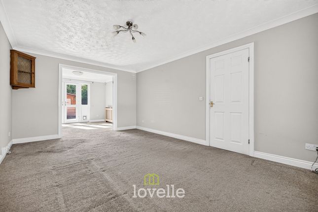 9 Chandlers Close, Grimsby photo 2