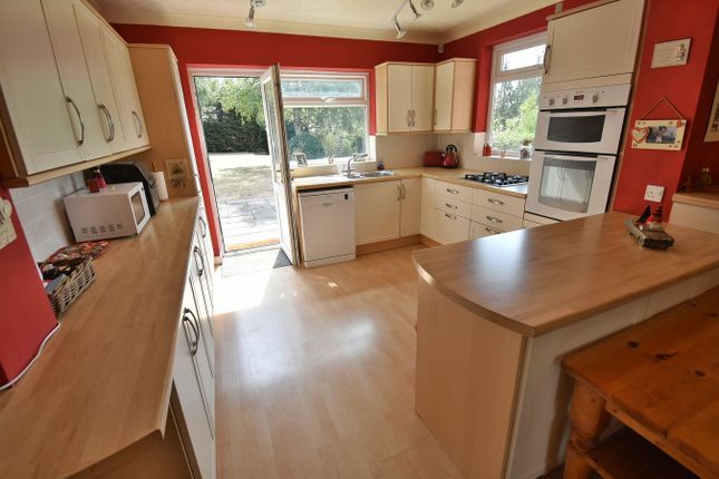 58, Chine Walk, Ferndown photo 4