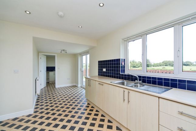 29, Trearddur Road, Holyhead photo 3