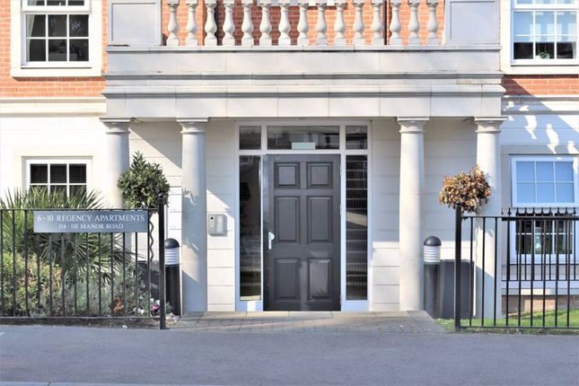 8, Regency Apartments, Chigwell photo 2