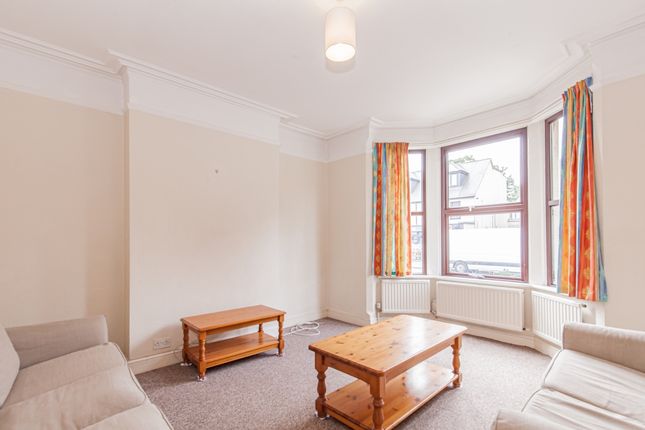 4-bed house on Cowley Road, Oxford, £2,950/mo
