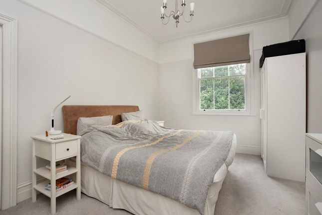 Flat to rent in Portsmouth Road, Esher