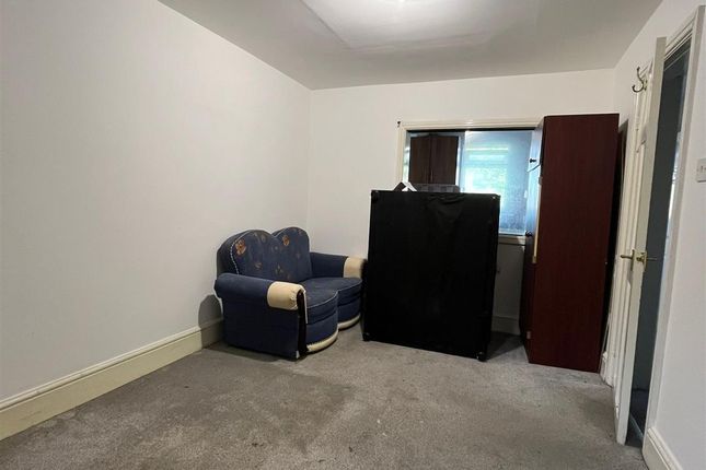 Basement, 109, Moorbottom Road, Huddersfield photo 4