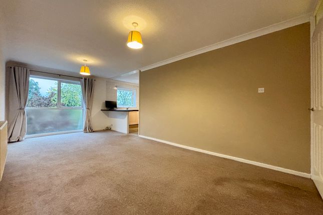 102, Bromley photo 2