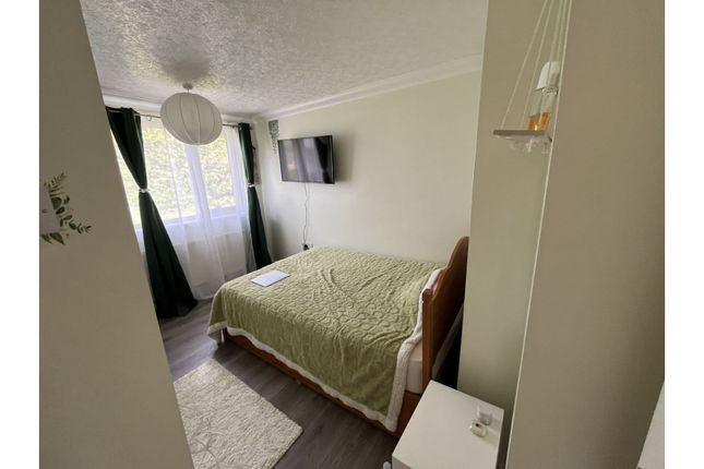 End terrace house for sale in Verulam Gardens, Luton