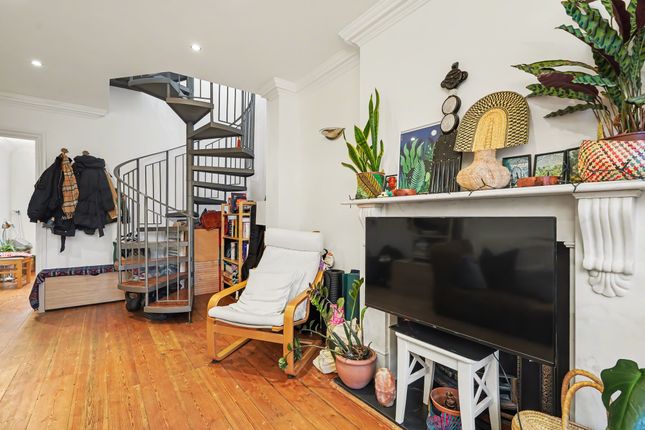 Flat 5, 480 Hornsey Road, London photo 3