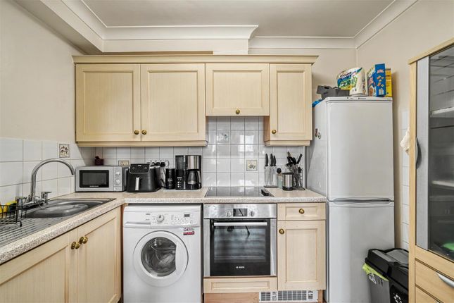 Flat 28, Reddleman House, Bath Road, Sturminster Newton photo 3