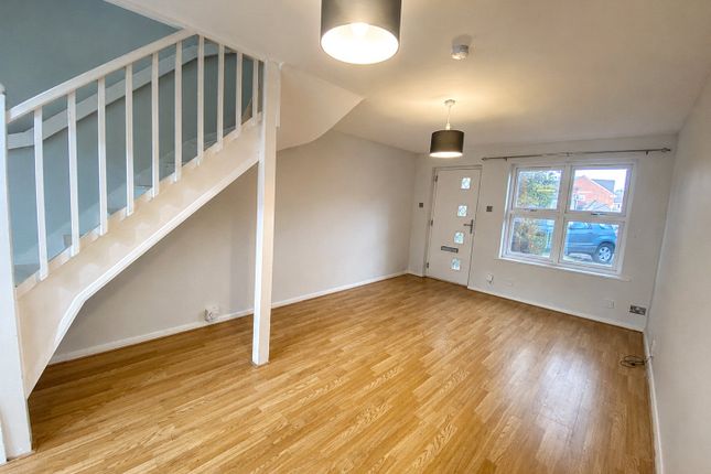 39, Hawthorne Place, Surrey photo 2