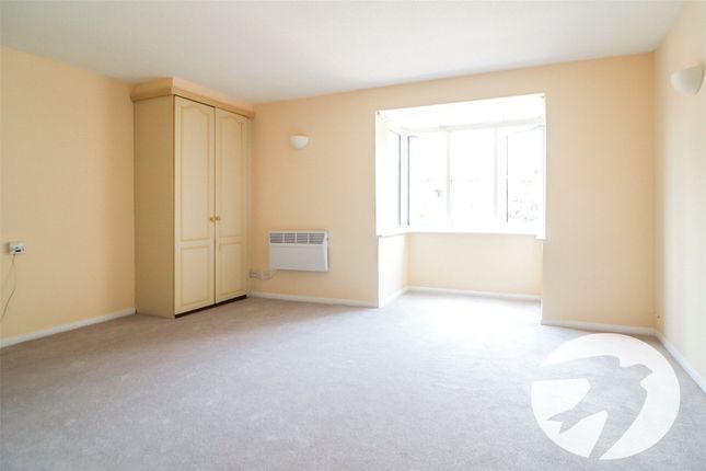 79, Cricketers Close, Erith photo 3