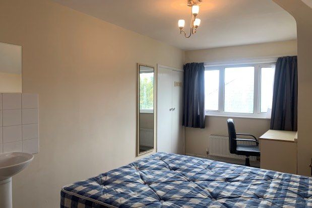 Thumbnail Room to rent in Iddesleigh Road, Bournemouth