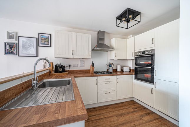 39 Locksbridge Road, Andover photo 4
