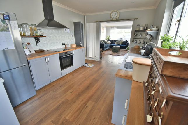 2, Longacre Drive, Ferndown photo 4
