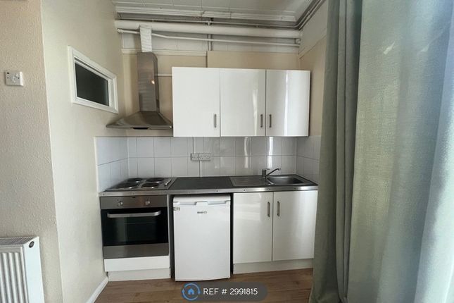 Flat   Tonbridge Road, Maidstone photo 3